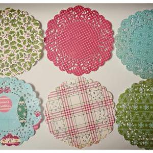 Christmas Paper Doily Holiday Style Paper / Pack..